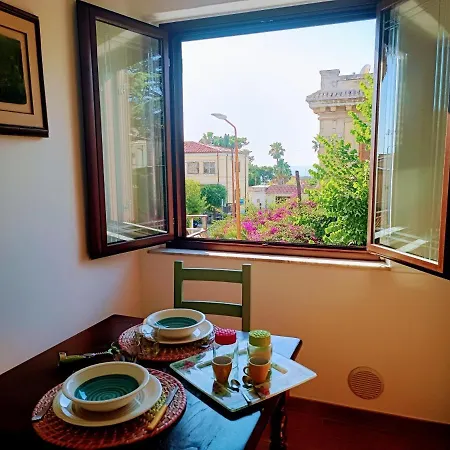 アパート Cavaliere トロペーア